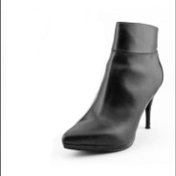 Nine West Shoes - 🆕SALE!!! NEW NINE WEST Black Booties Size 7M